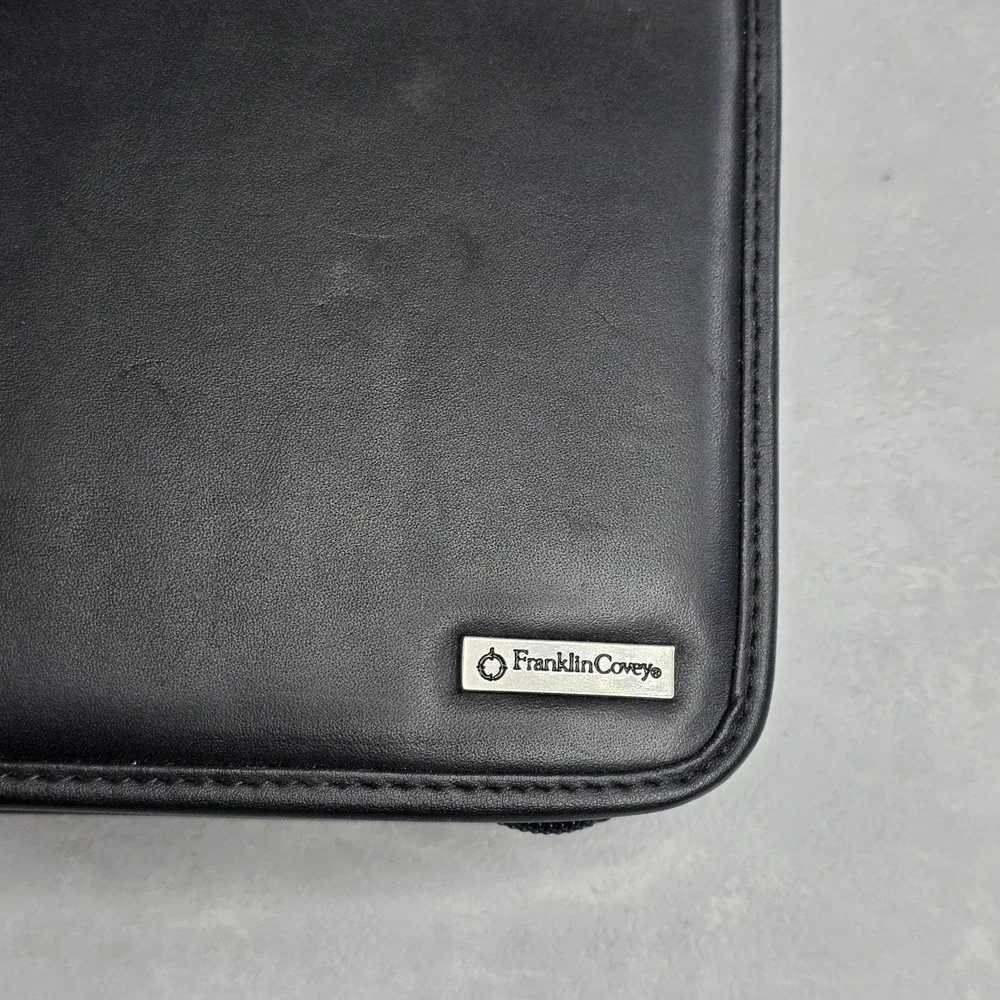Franklin Covey Zip Around Classic Planner 7 Ring 10 x 8
